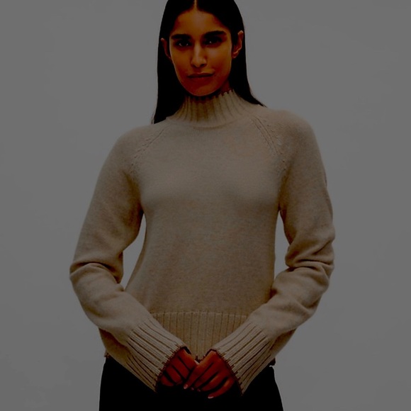 GAP CashSoft Turtleneck Tan Taupe Sweater with Wide Arms Size Medium Tall - Picture 1 of 7
